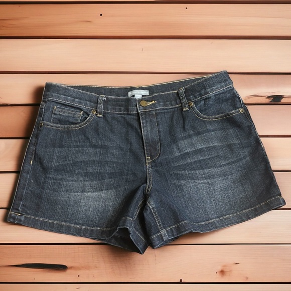 New York & Company Women's Size 12 Dark Wash Denim Shorts 4" Inseam. Jean Shorts - Picture 2 of 4